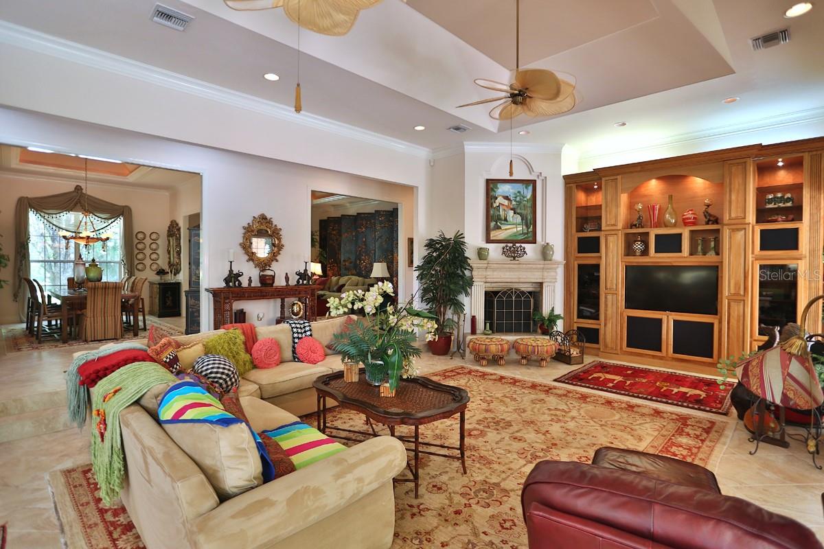 Listing photo id 14 for 1300 43rd Place