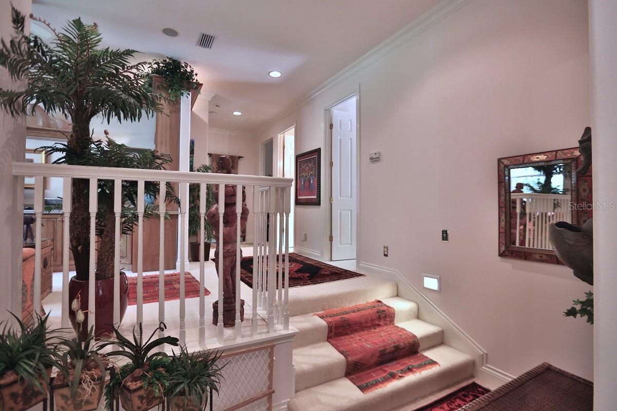 Listing photo id 15 for 1300 43rd Place