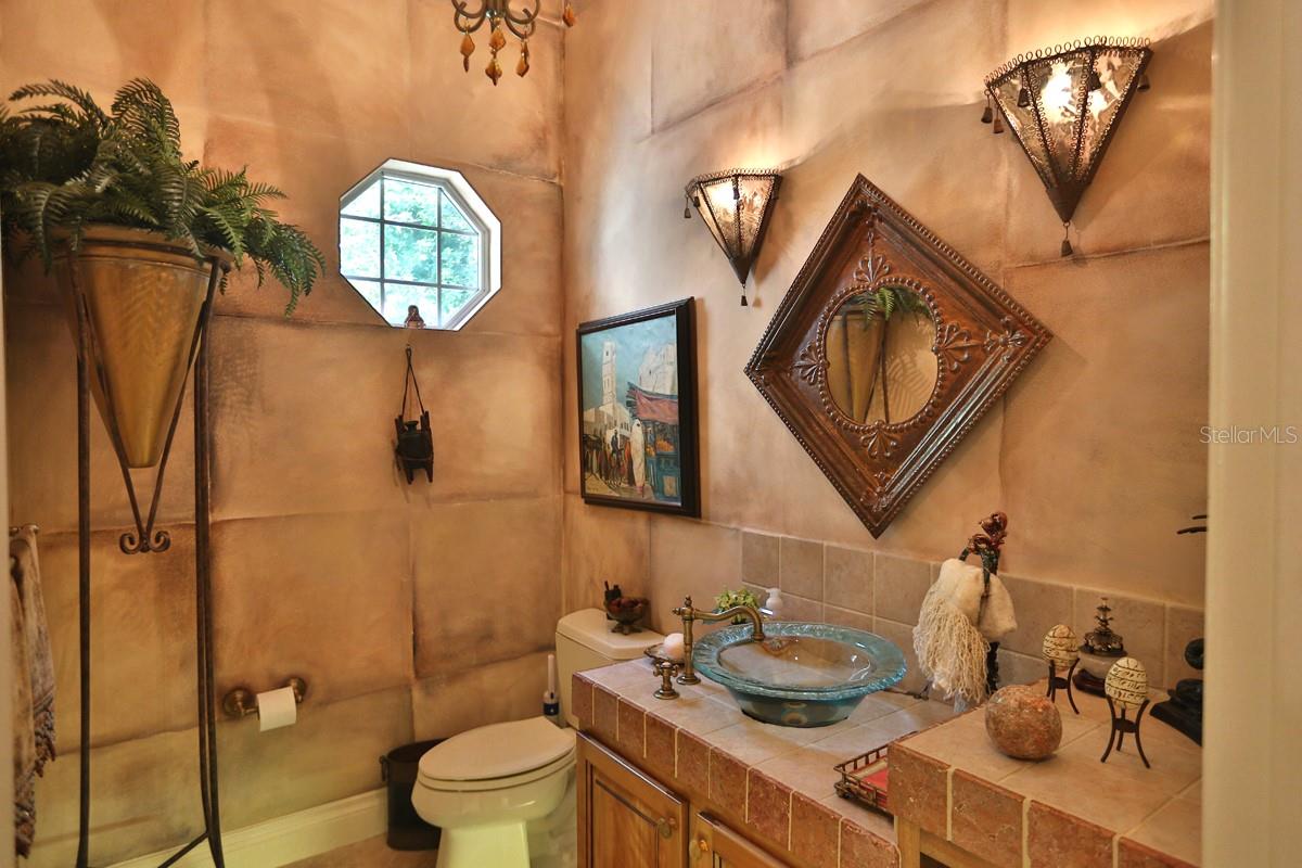 Listing photo id 16 for 1300 43rd Place