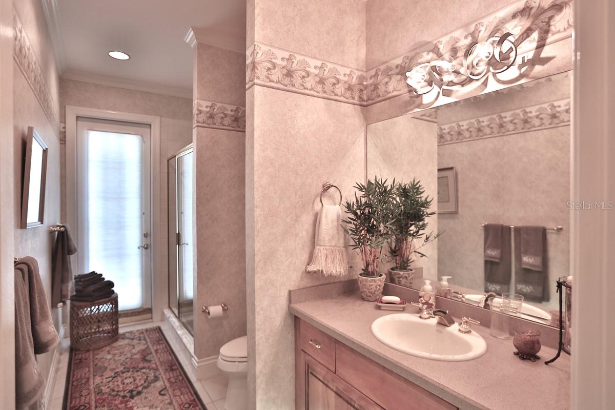 Listing photo id 19 for 1300 43rd Place