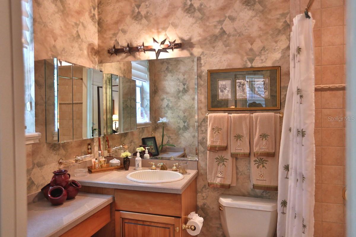 Listing photo id 22 for 1300 43rd Place