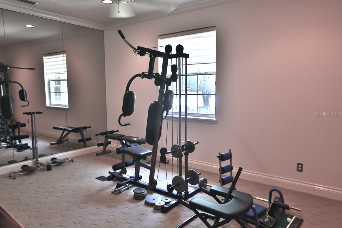 Listing photo id 24 for 1300 43rd Place