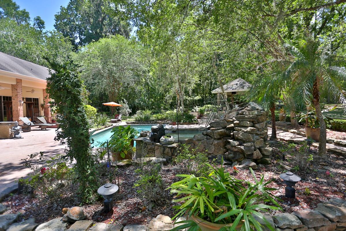 Listing photo id 38 for 1300 43rd Place