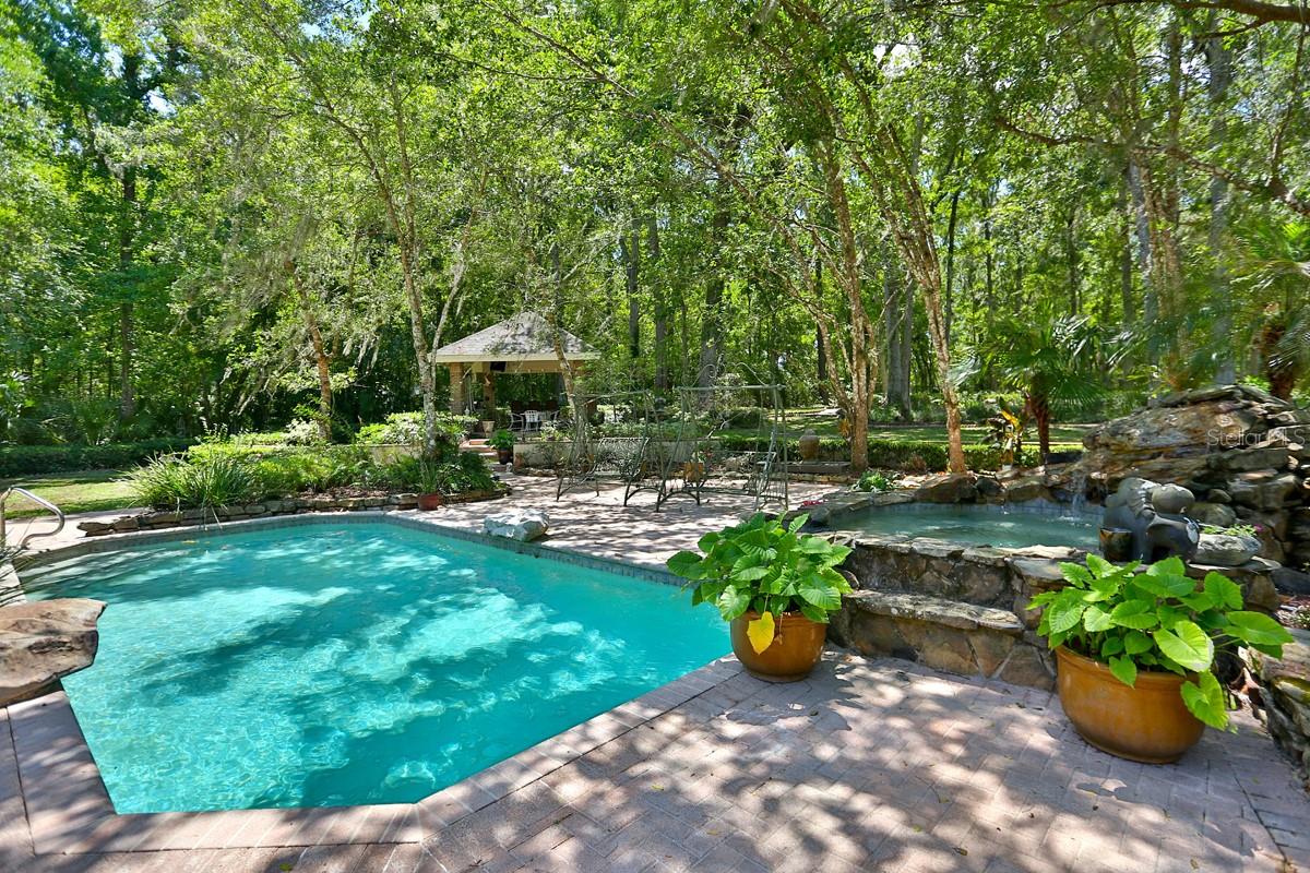 Listing photo id 43 for 1300 43rd Place