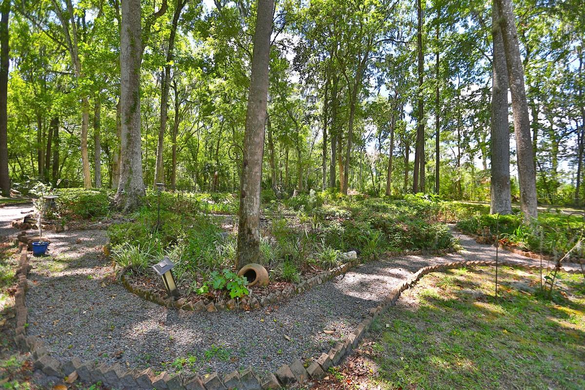 Listing photo id 44 for 1300 43rd Place