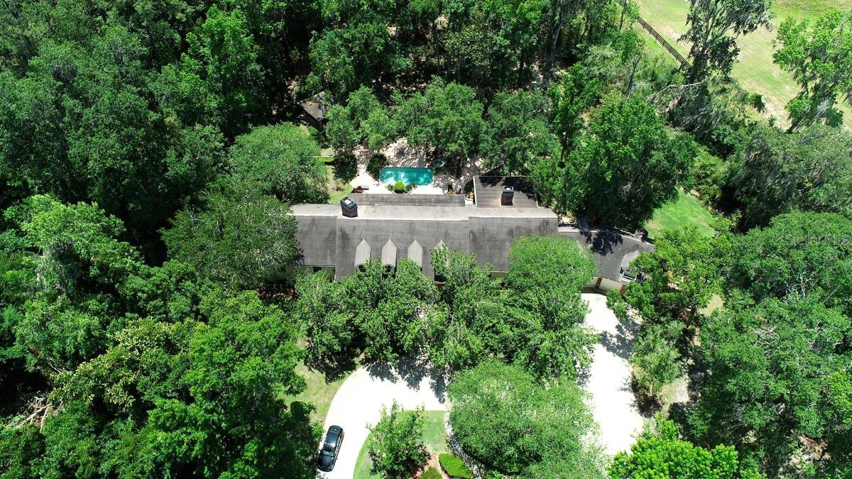 Listing photo id 46 for 1300 43rd Place