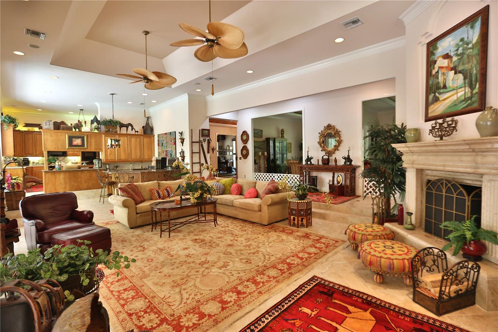 Listing photo id 3 for 1300 43rd Place