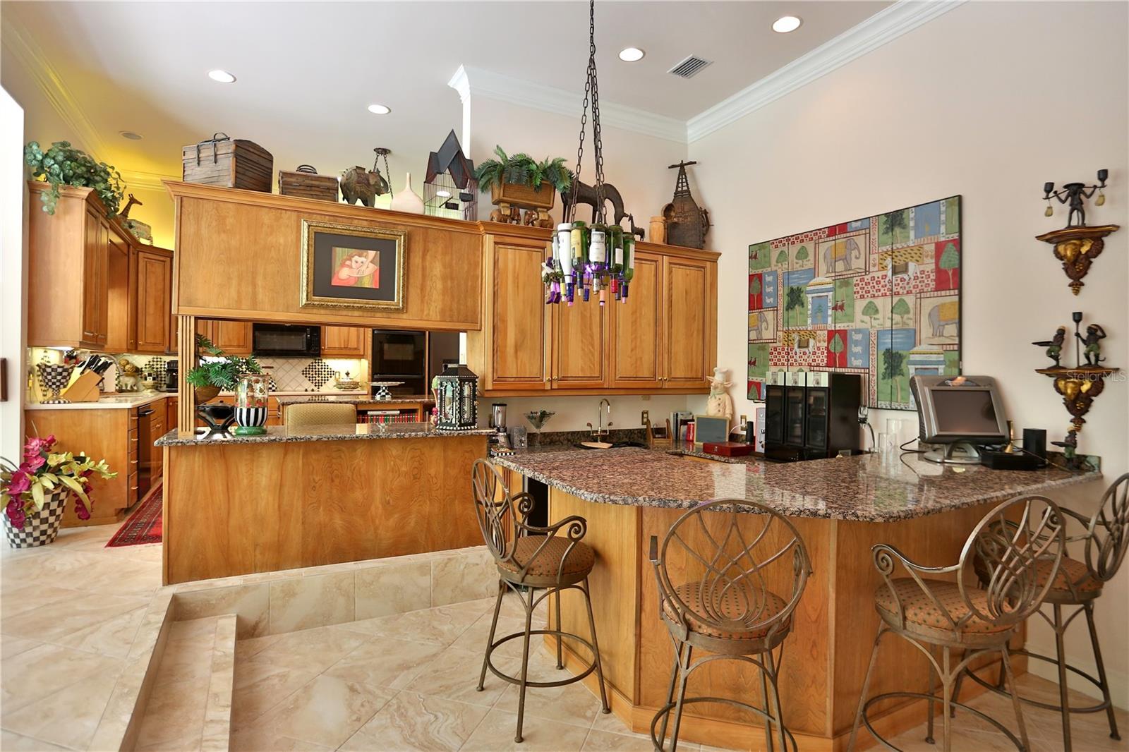 Listing photo id 5 for 1300 43rd Place