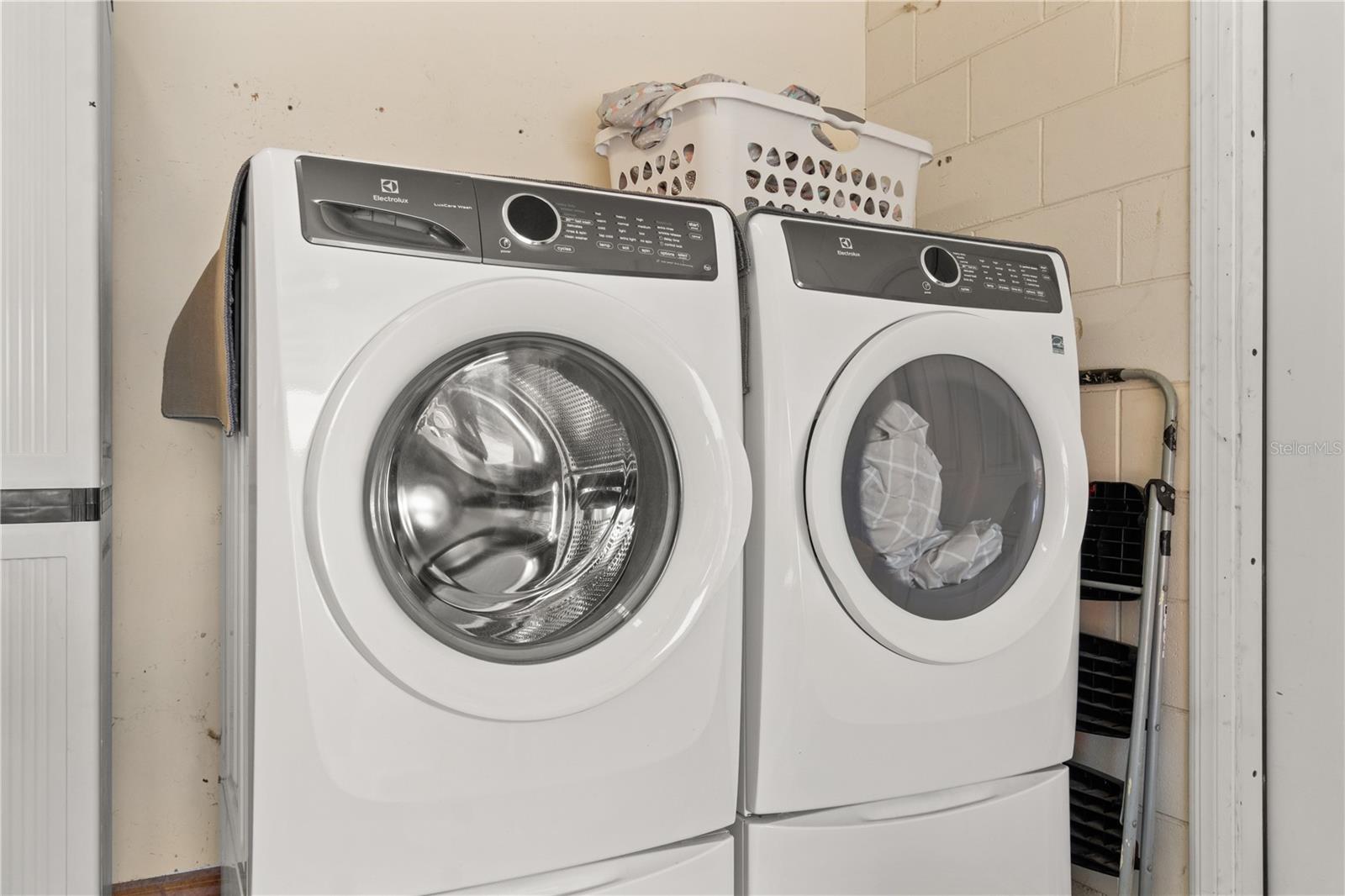 Image 33 of 62 For 8411 120th Place