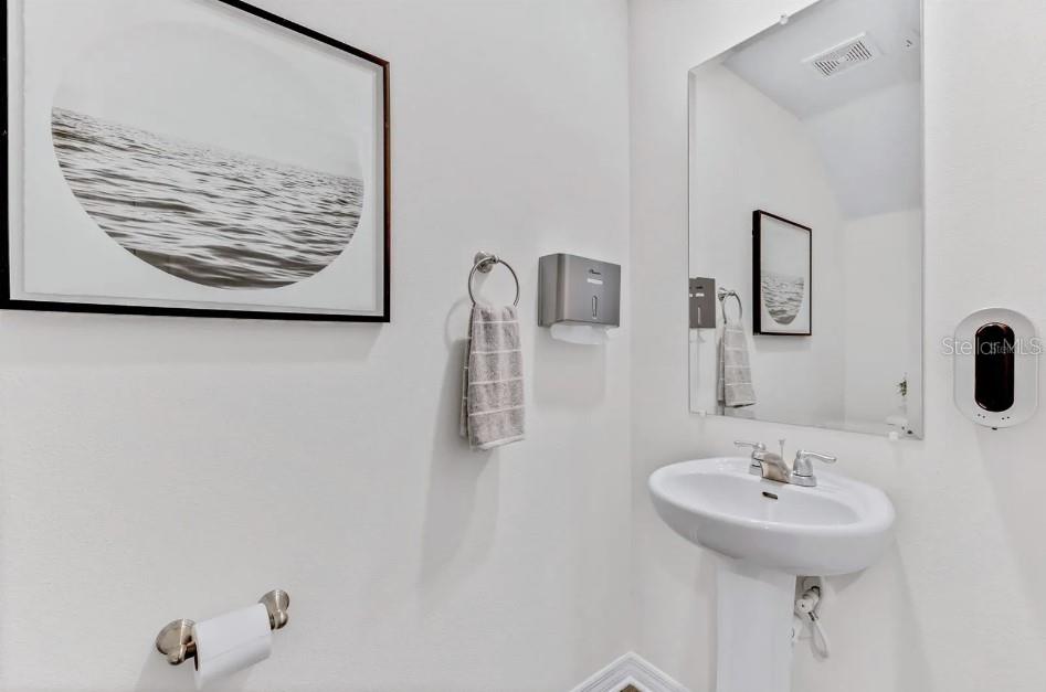 Image 2 of 8 For 6662 81st Loop