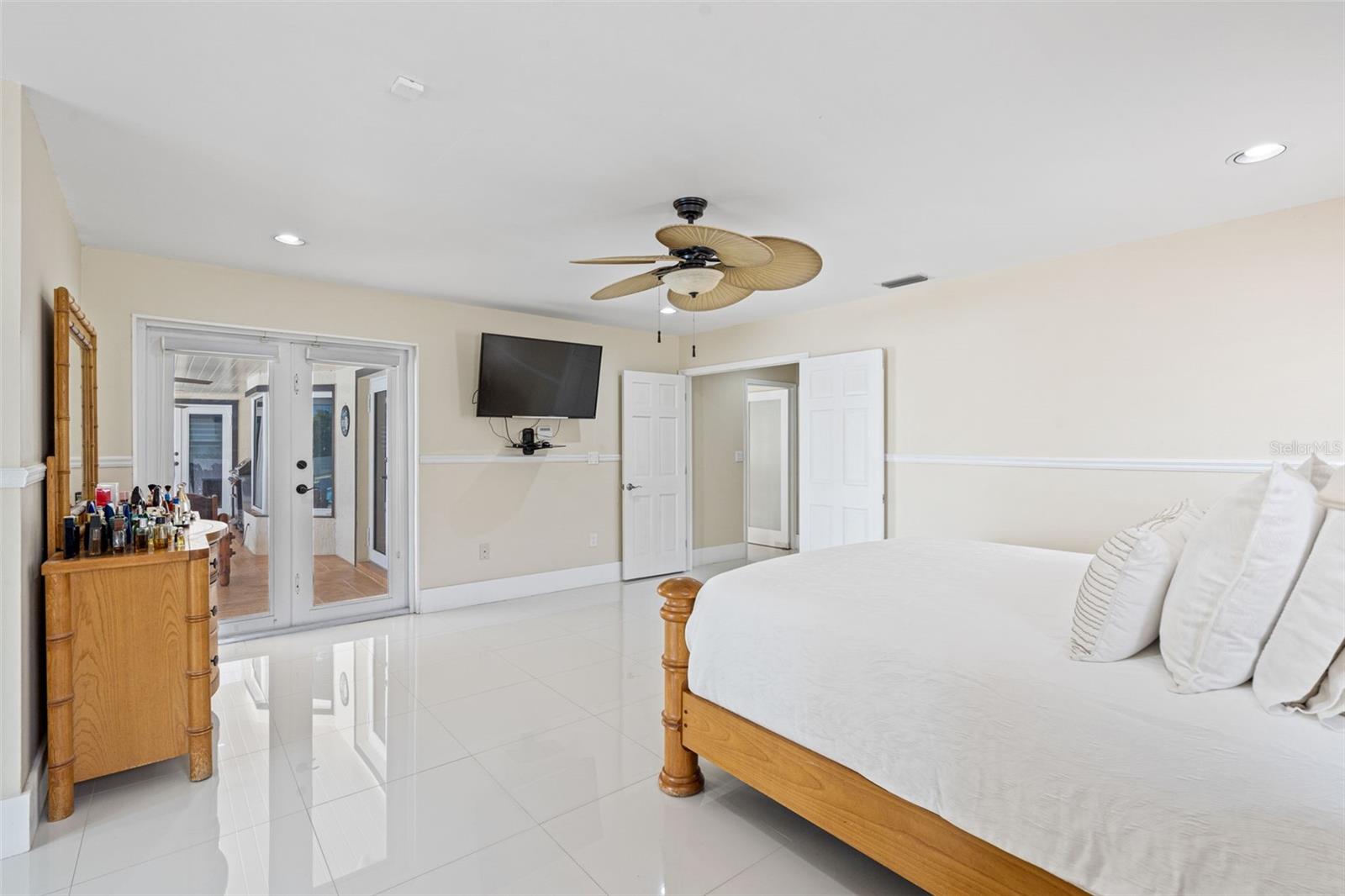 Image 29 of 72 For 14040 14th Street