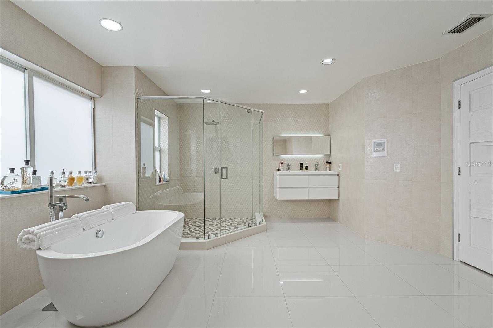 Image 31 of 72 For 14040 14th Street