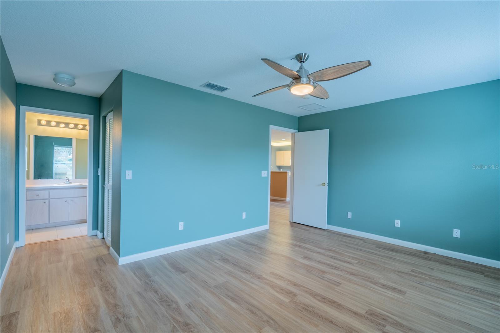 Image 18 of 26 For 9735 92nd Place Road