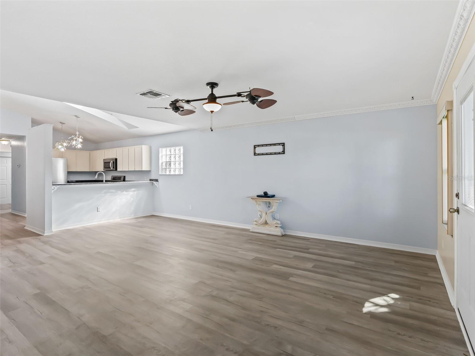 Image 20 of 44 For 17808 115 Court