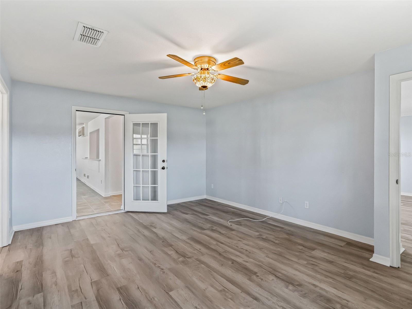 Image 23 of 44 For 17808 115 Court