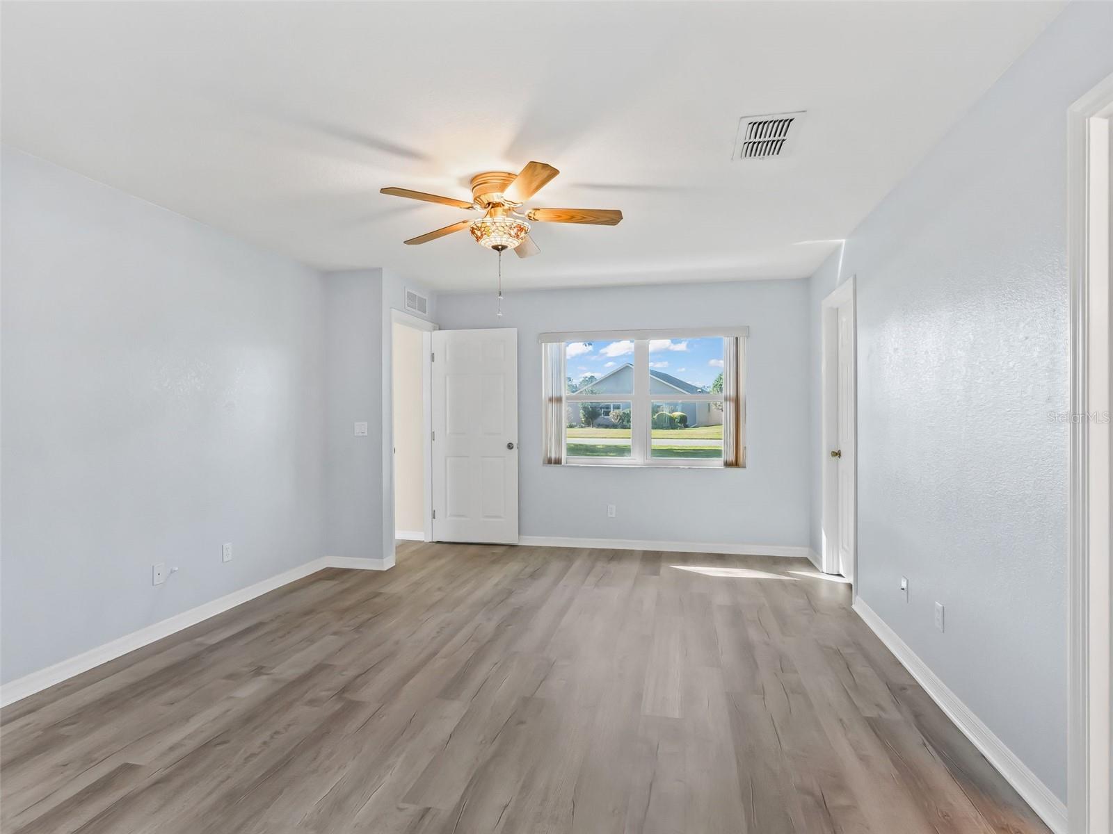 Image 24 of 44 For 17808 115 Court