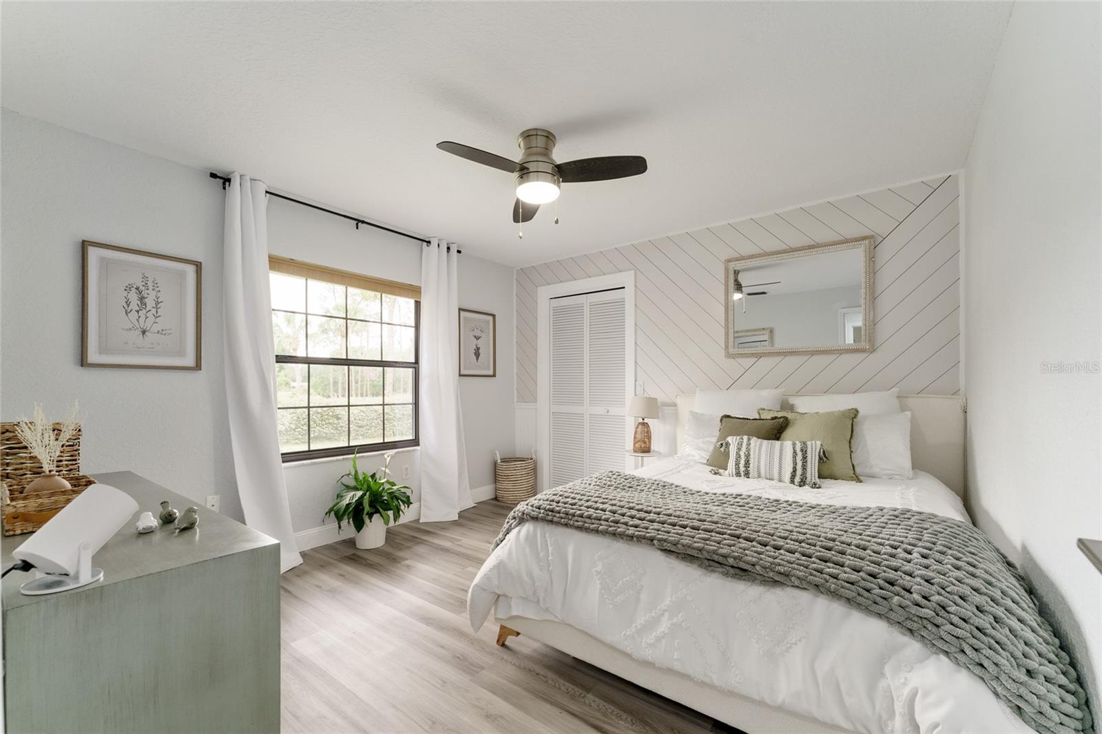 Image 22 of 40 For 4841 76th Court