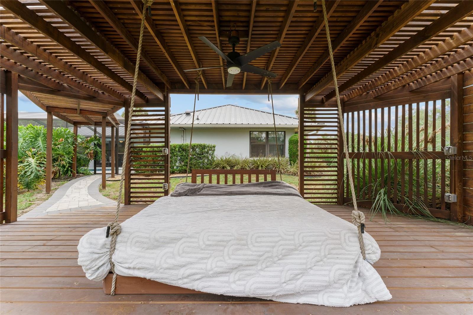 Image 31 of 40 For 4841 76th Court