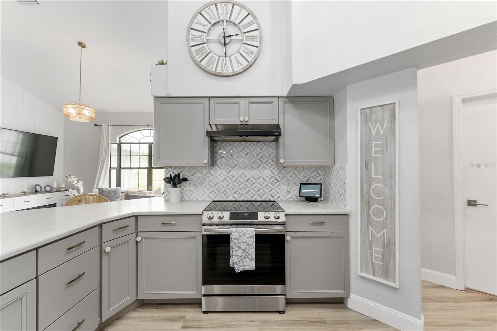 Image 8 of 40 For 4841 76th Court