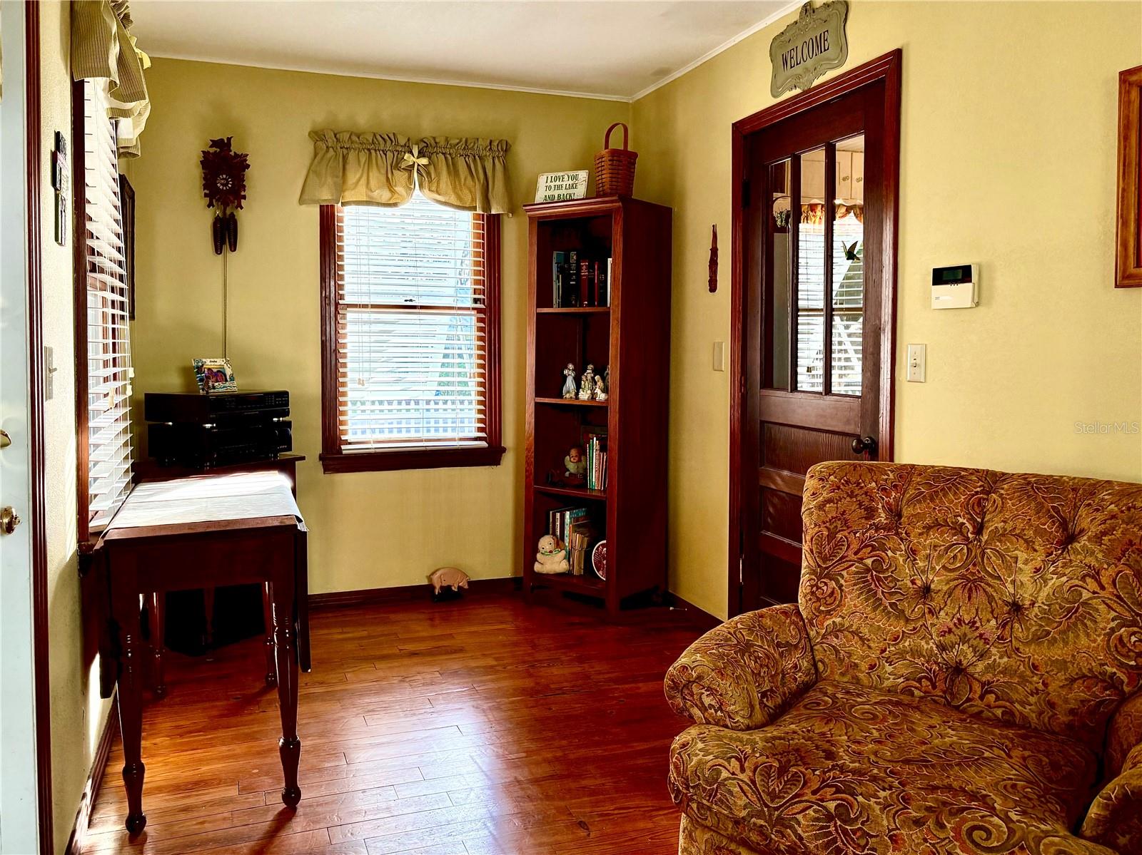 Image 11 of 34 For 28049 Sewickley Street