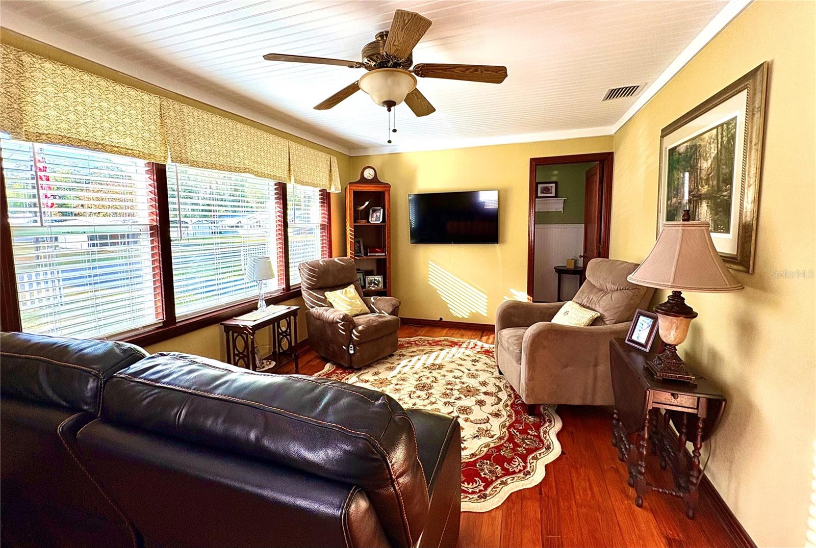 Image 14 of 34 For 28049 Sewickley Street