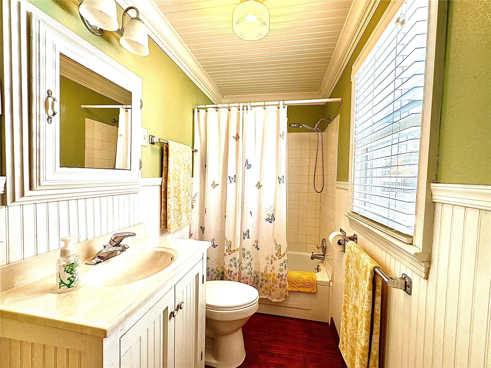 Image 17 of 34 For 28049 Sewickley Street