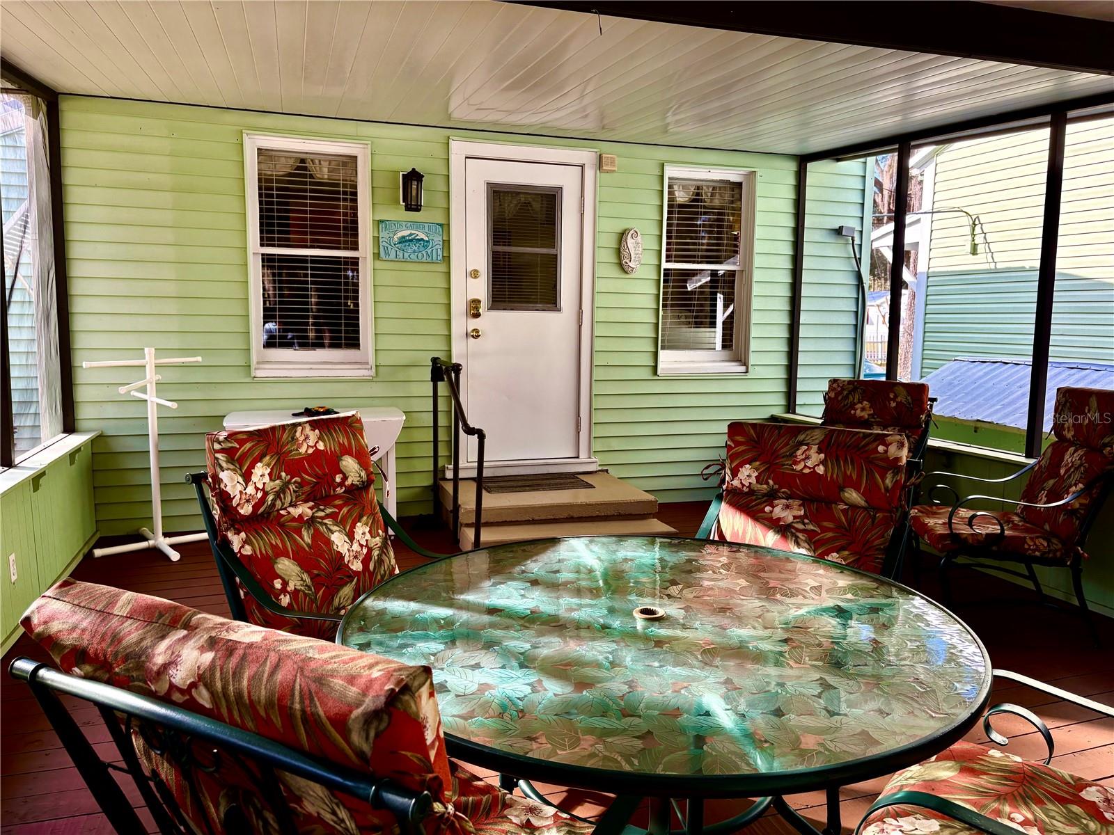 Image 22 of 34 For 28049 Sewickley Street