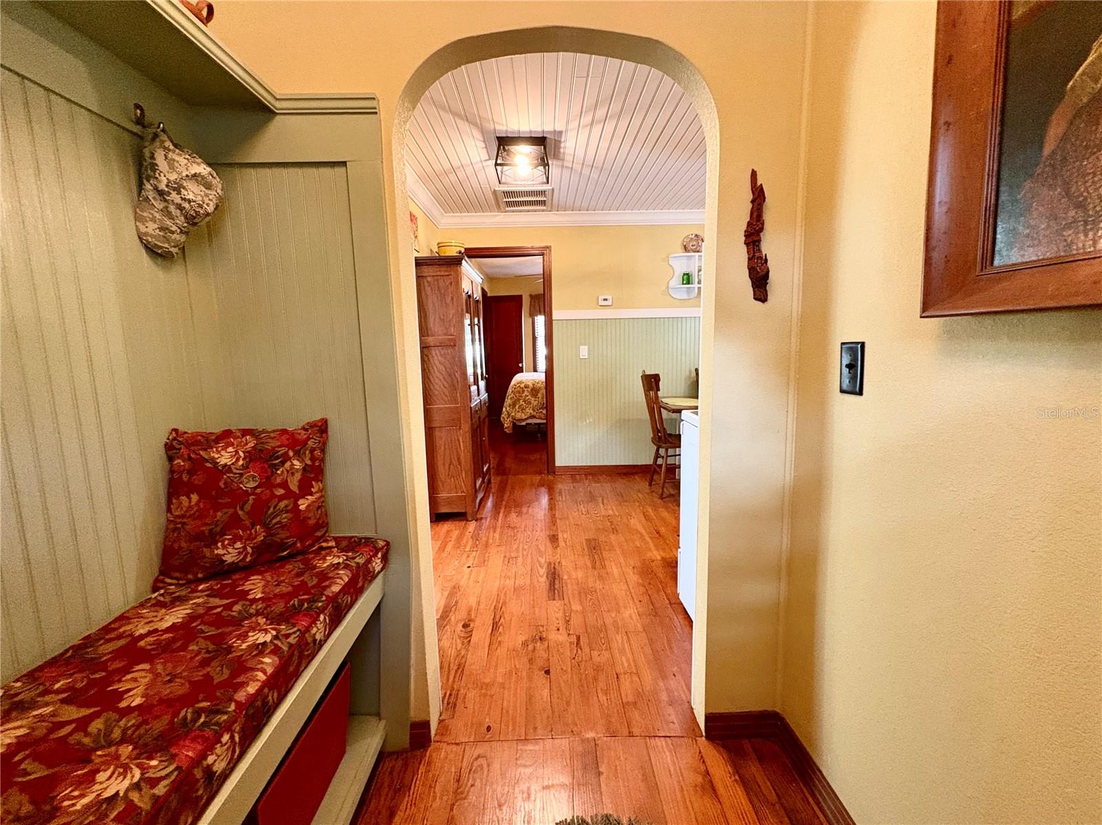 Image 3 of 34 For 28049 Sewickley Street