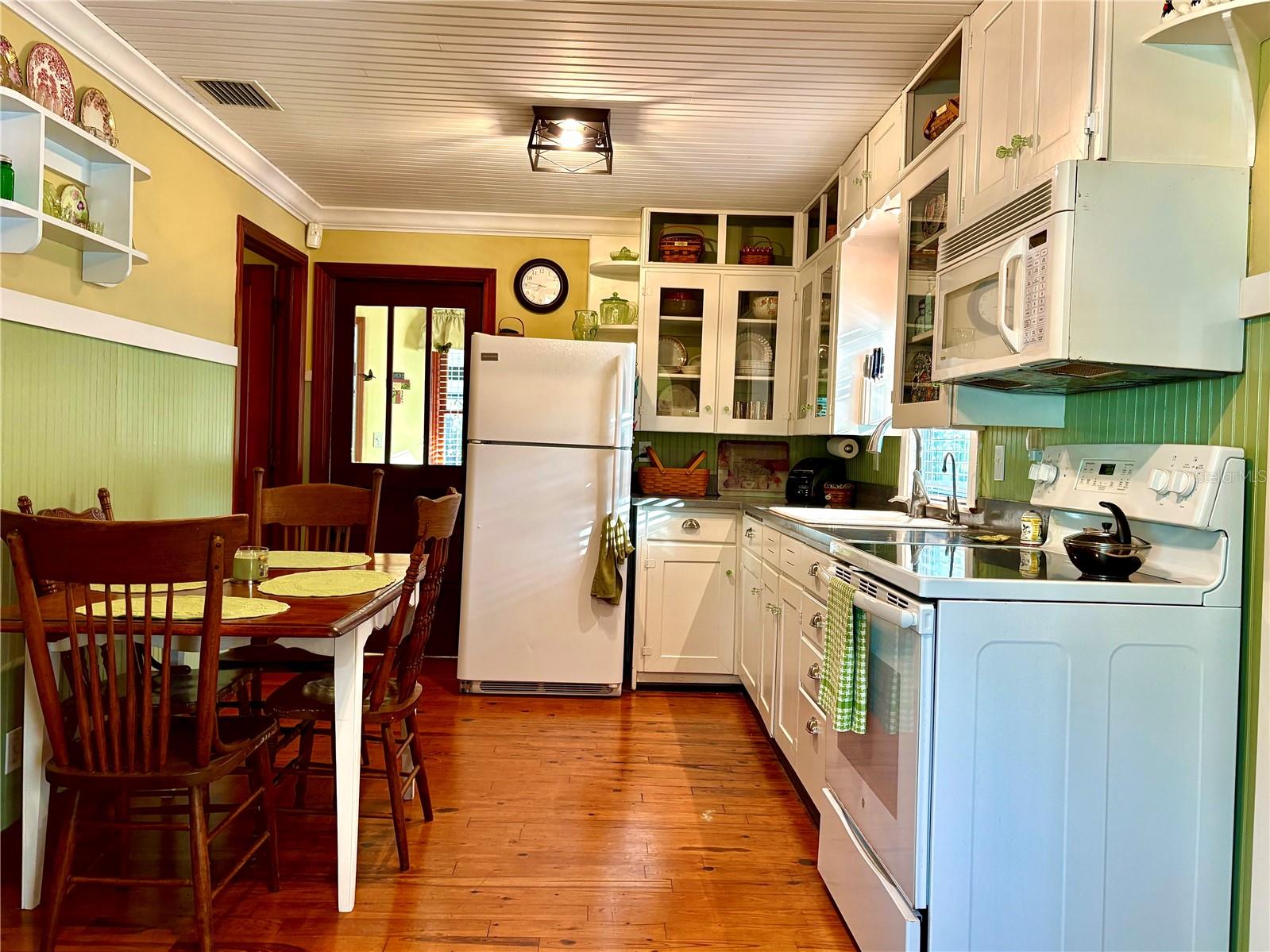 Image 5 of 34 For 28049 Sewickley Street