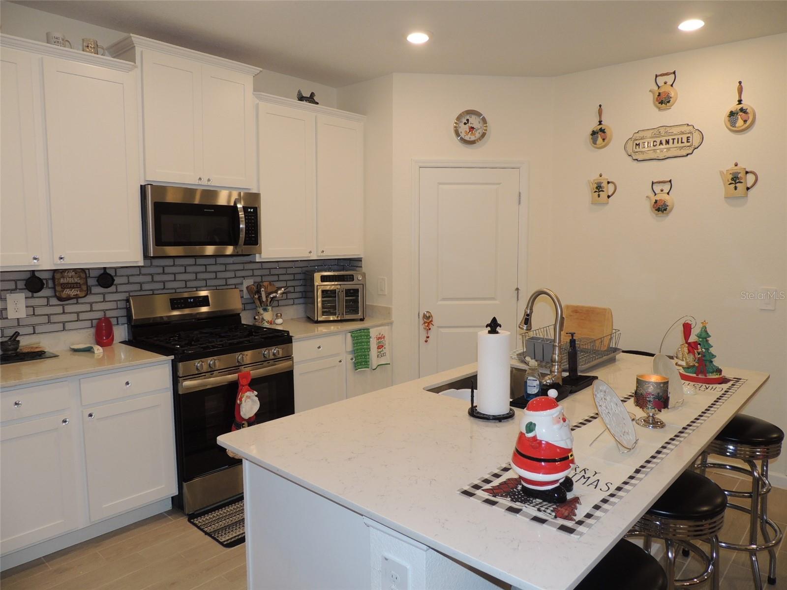 Image 12 of 31 For 560 4th Avenue