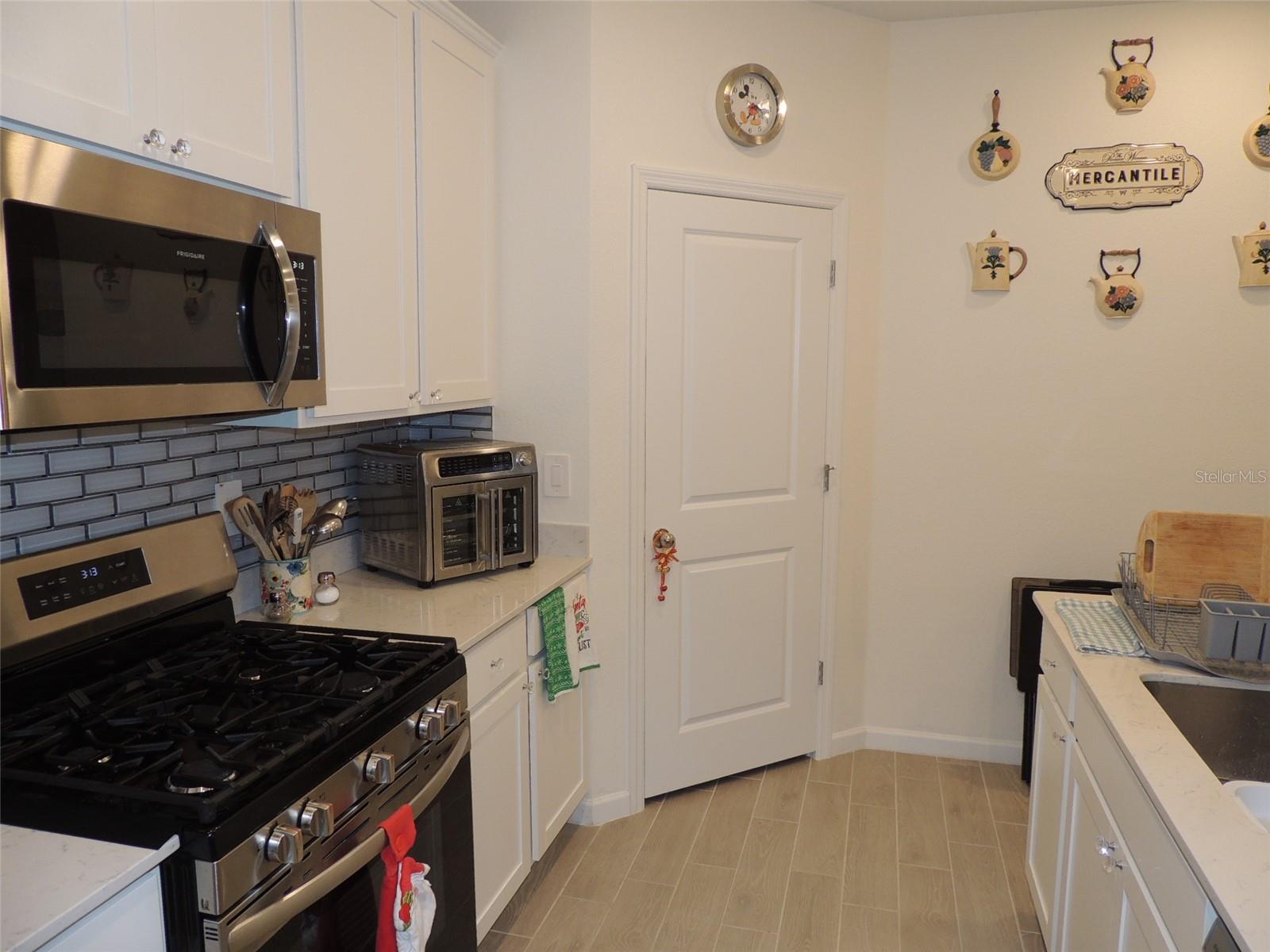 Image 15 of 31 For 560 4th Avenue