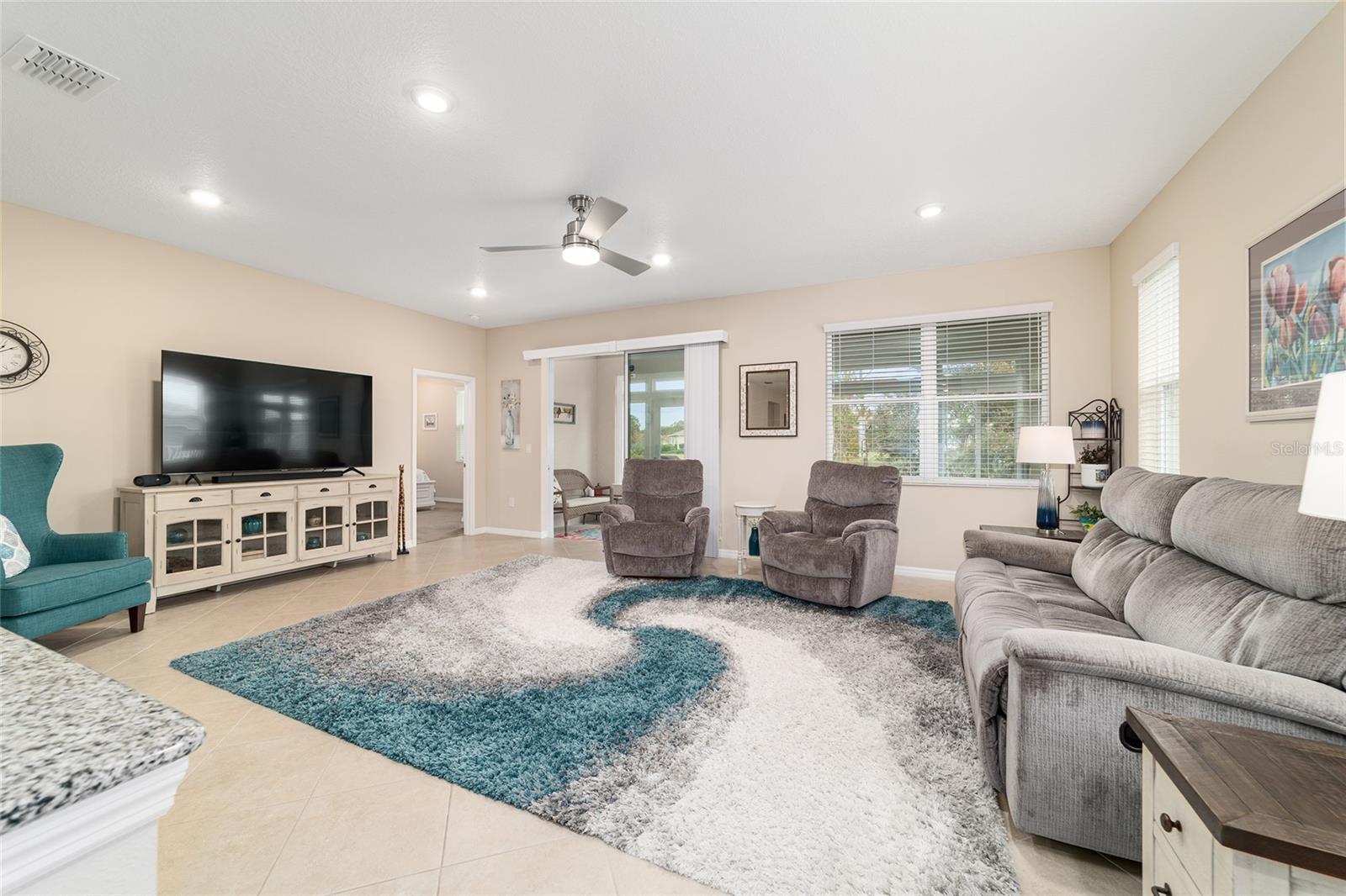 Image 20 of 64 For 7863 89th Loop