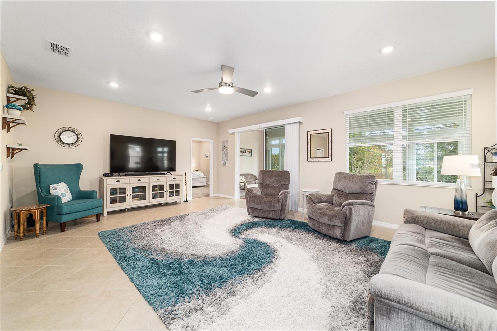 Image 21 of 64 For 7863 89th Loop