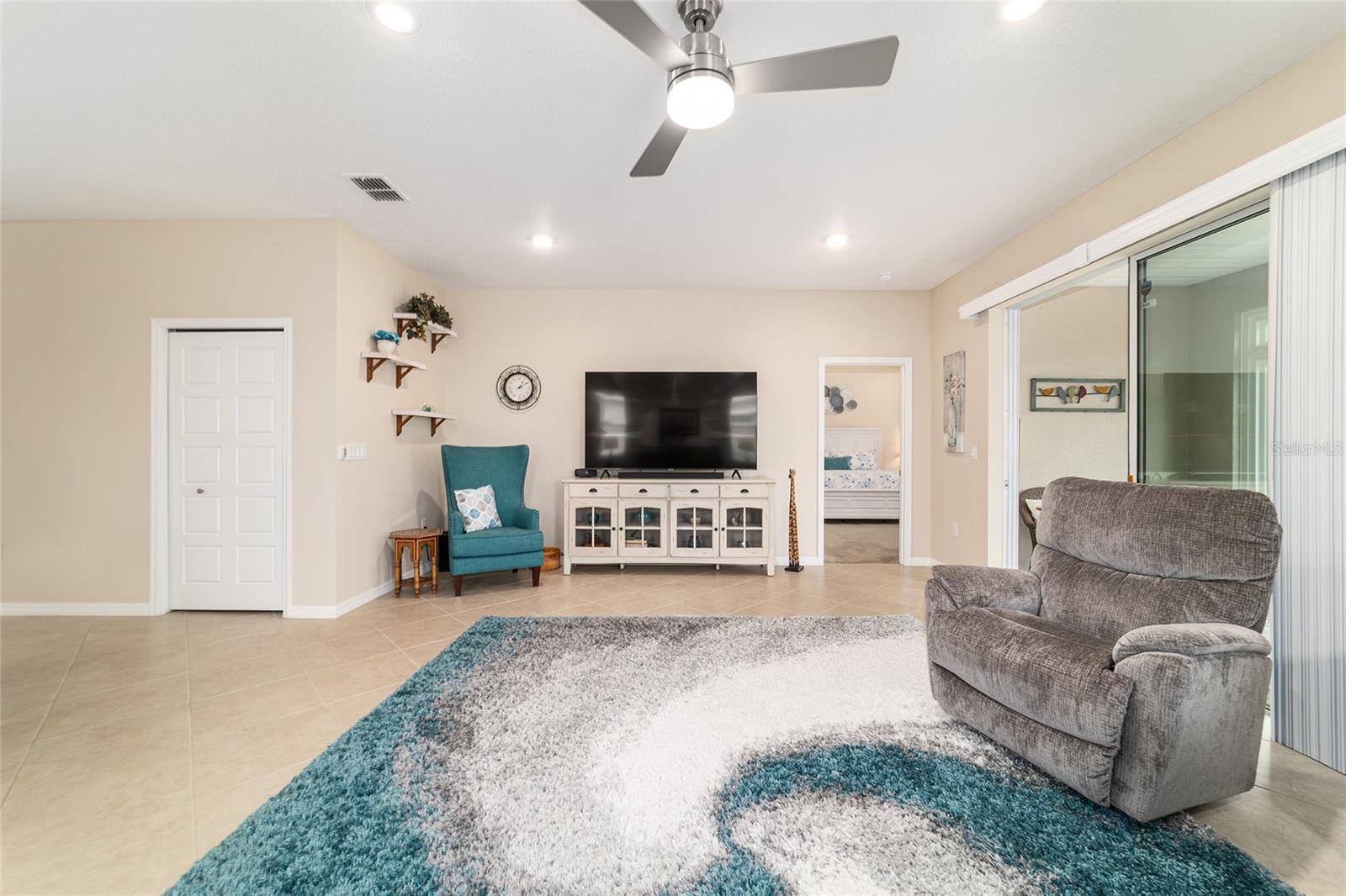 Image 22 of 64 For 7863 89th Loop