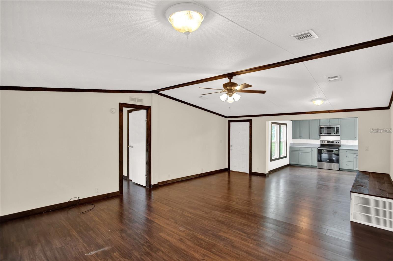 Image 4 of 31 For 10650 190th Street