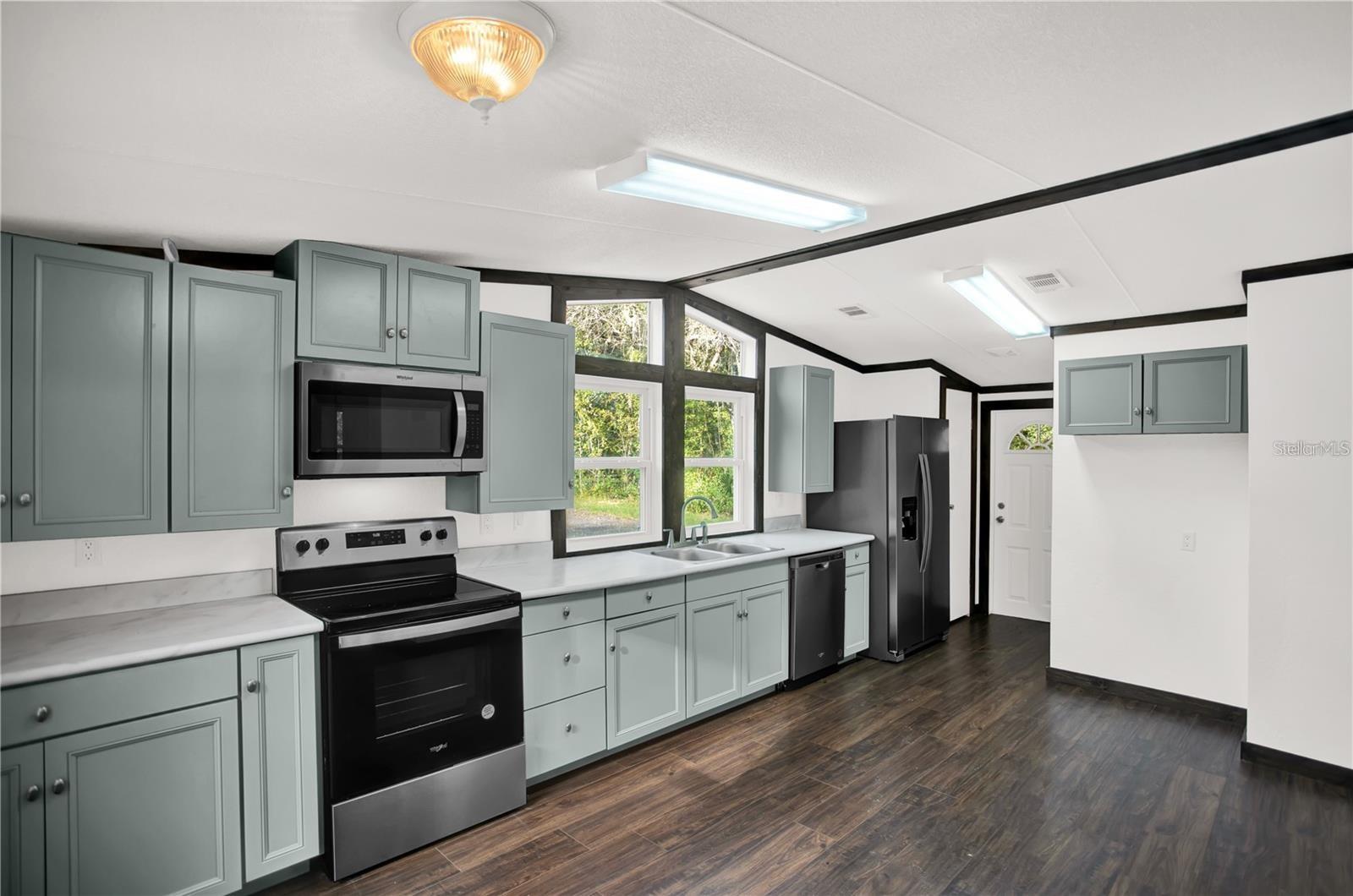 Image 7 of 31 For 10650 190th Street