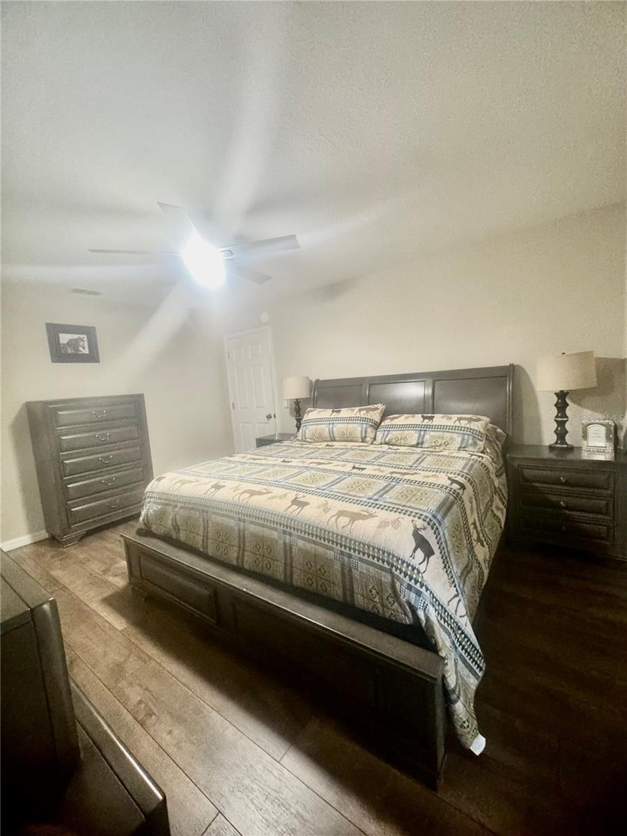 Image 7 of 46 For 6184 100th Loop