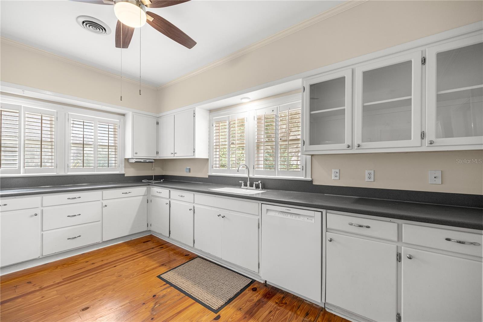 Image 10 of 51 For 5915 Avenue F