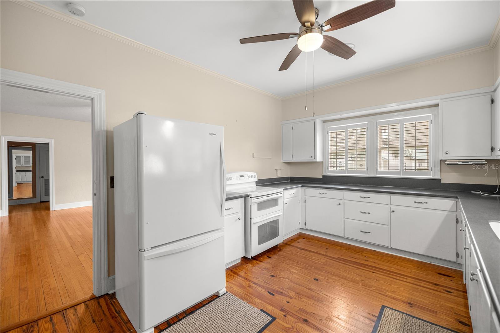 Image 12 of 51 For 5915 Avenue F