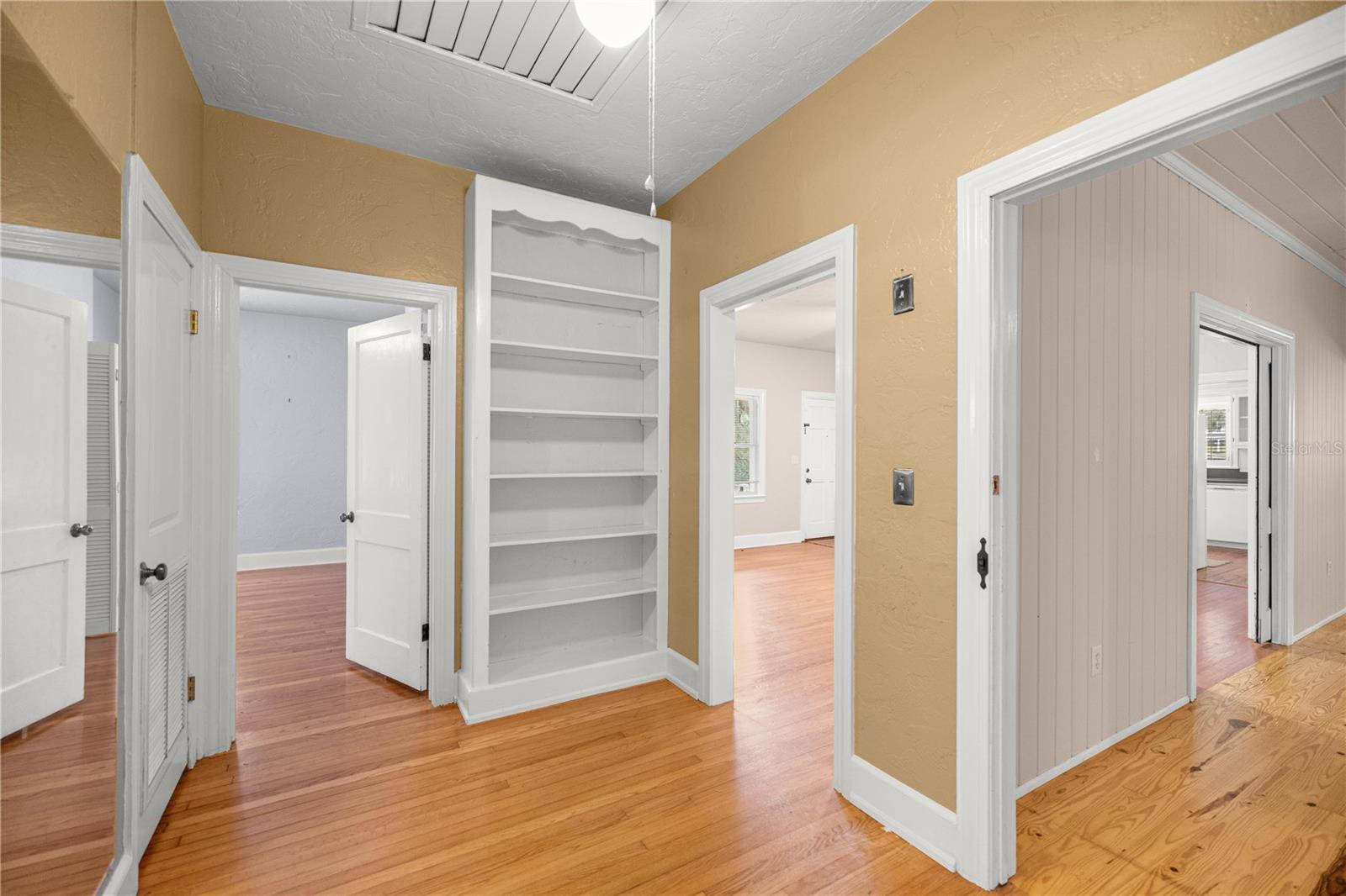 Image 22 of 51 For 5915 Avenue F