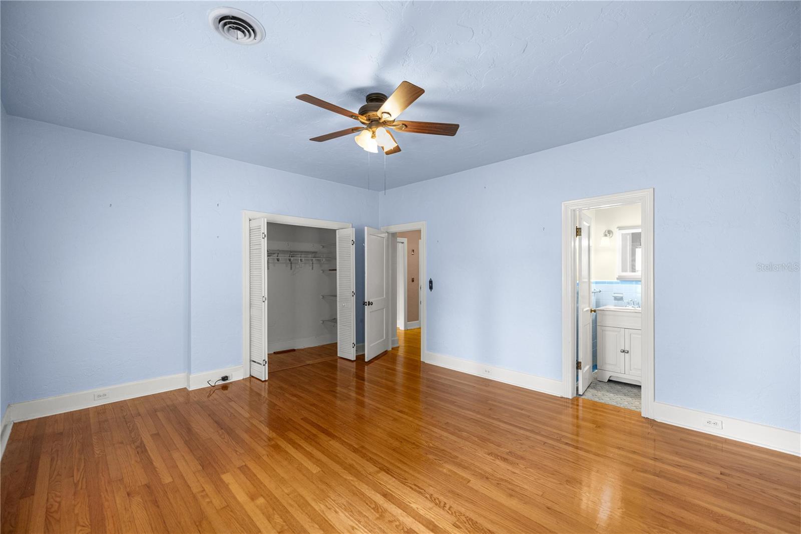 Image 25 of 51 For 5915 Avenue F