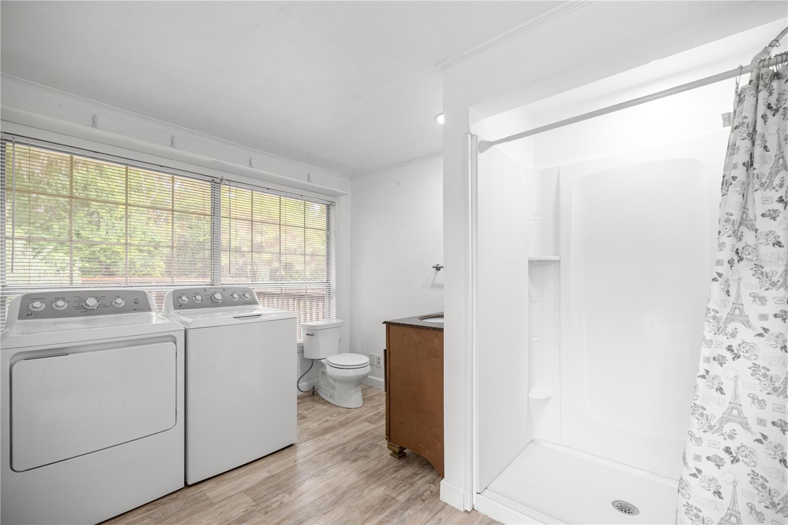 Image 30 of 51 For 5915 Avenue F