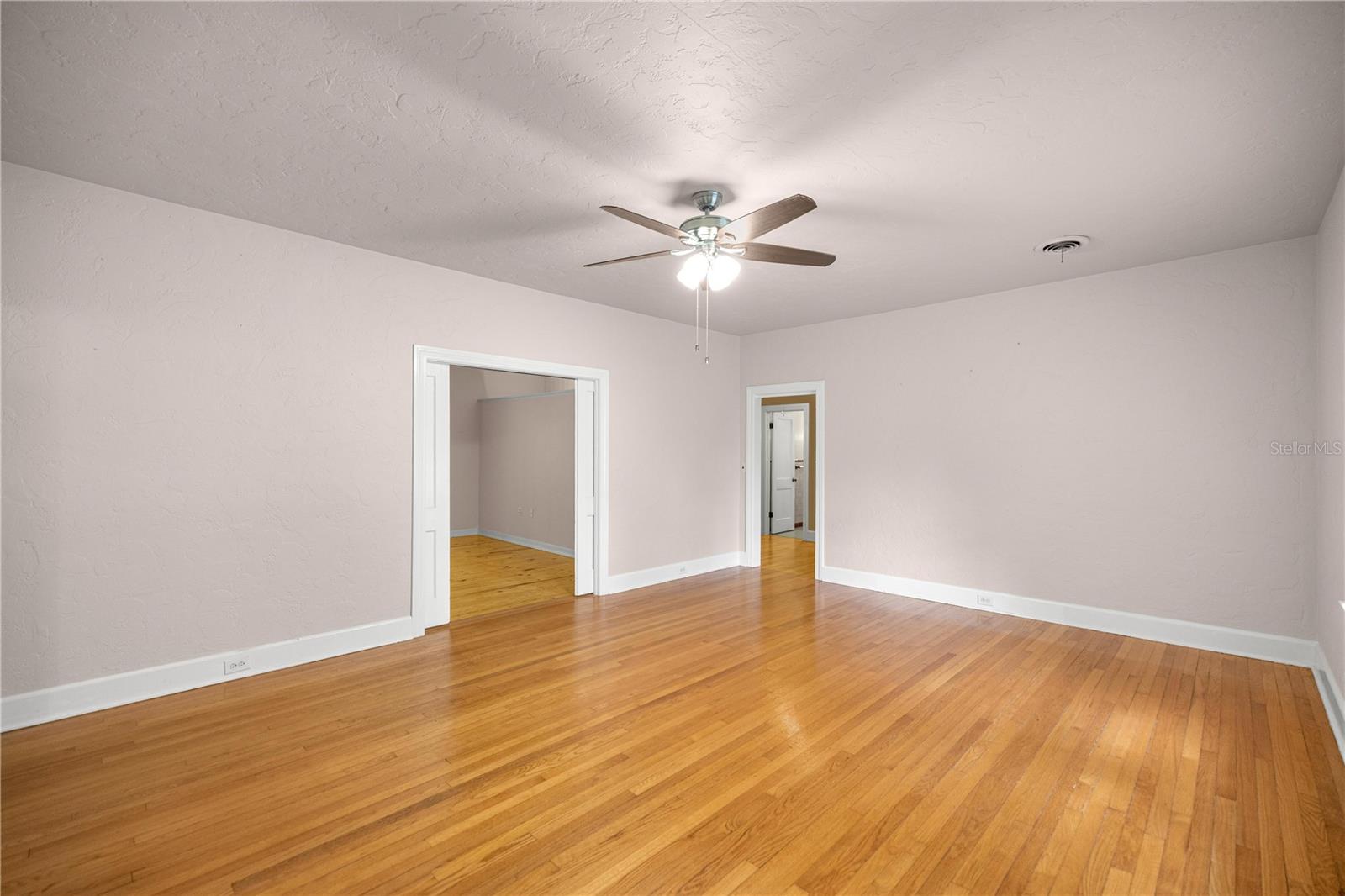 Image 8 of 51 For 5915 Avenue F