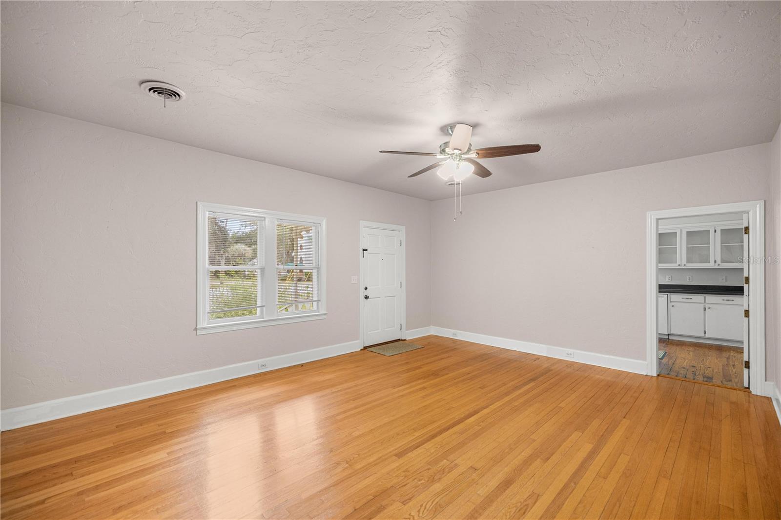 Image 9 of 51 For 5915 Avenue F