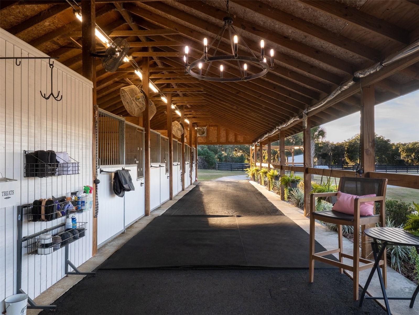 Image 32 of 40 For 14335 Us Highway 441