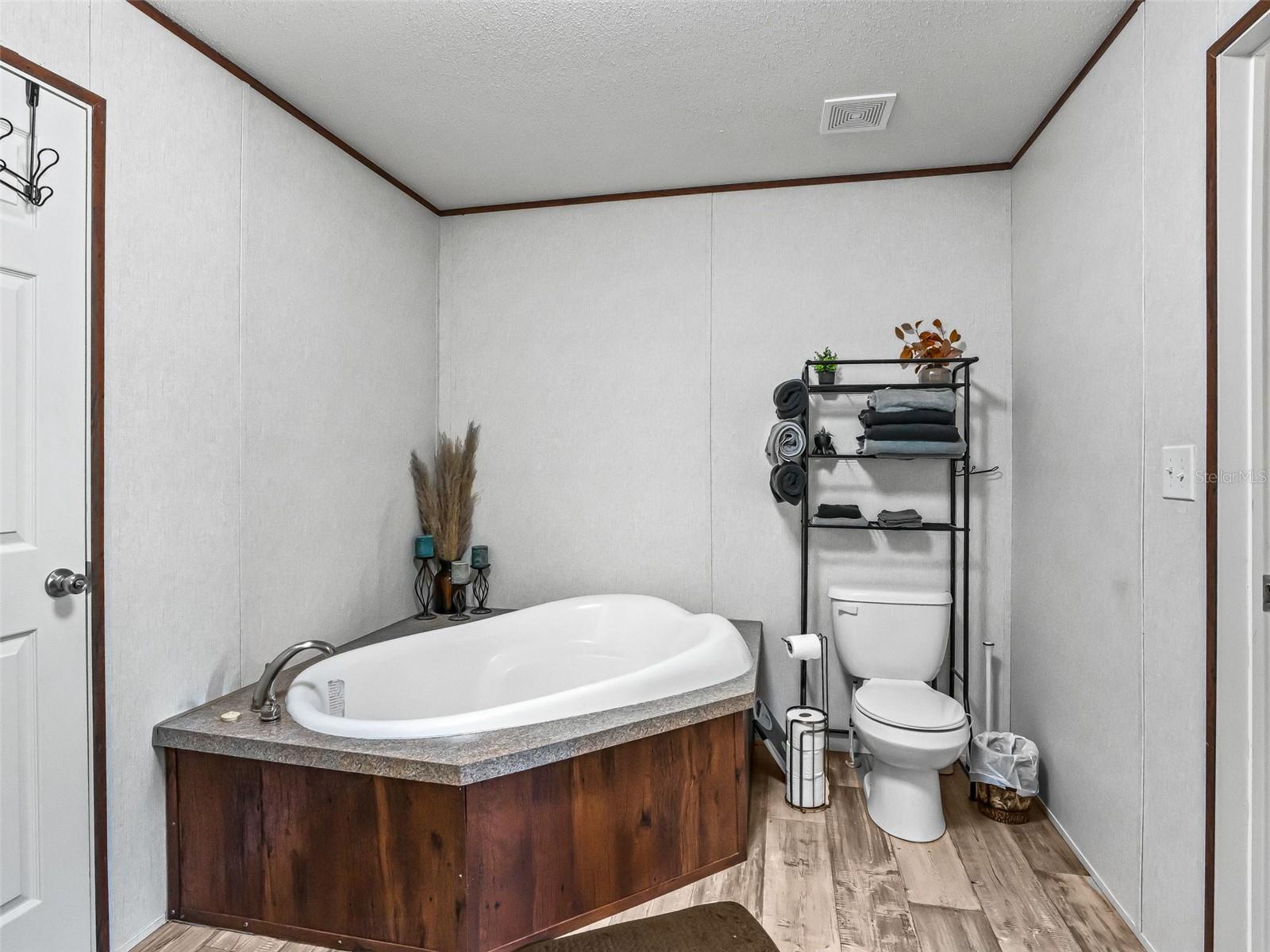 Image 16 of 38 For 16610 53rd Place