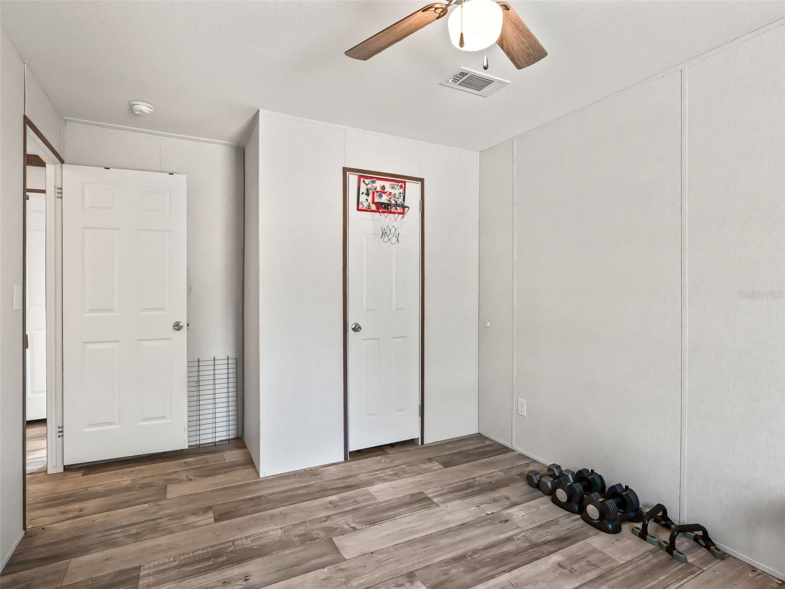 Image 22 of 38 For 16610 53rd Place