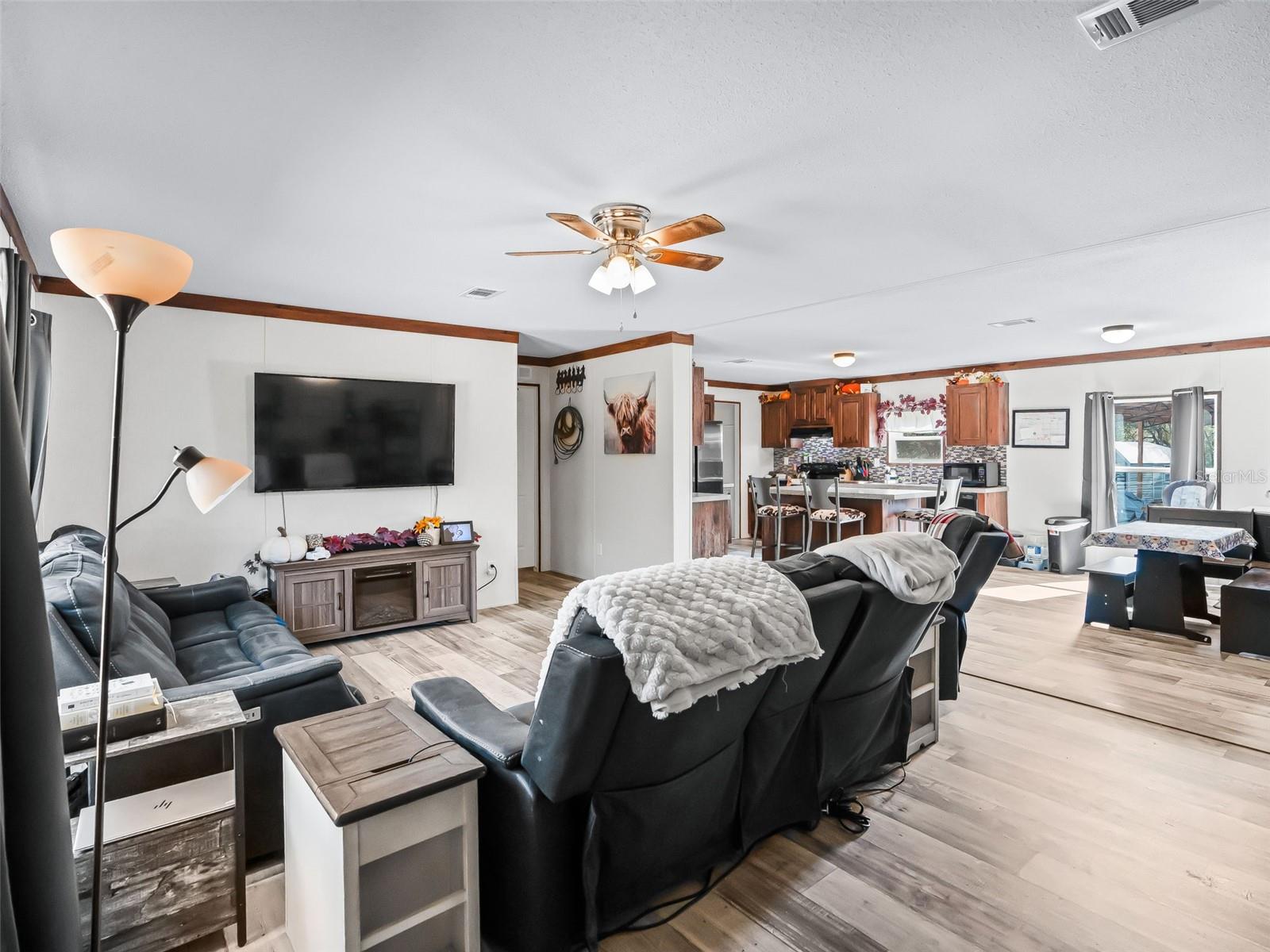 Image 3 of 38 For 16610 53rd Place