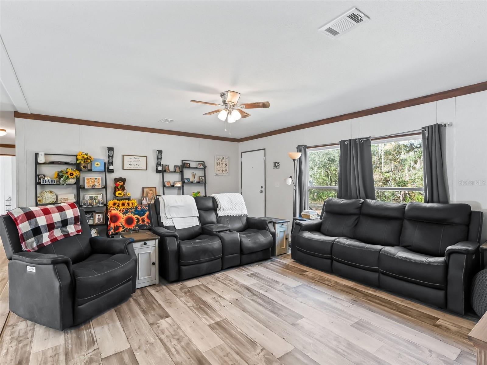 Image 5 of 38 For 16610 53rd Place