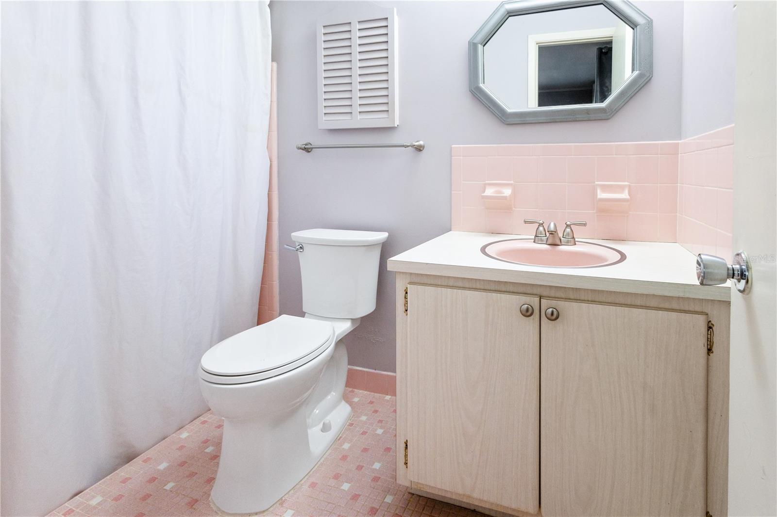 Image 17 of 39 For 630 Country Club Drive